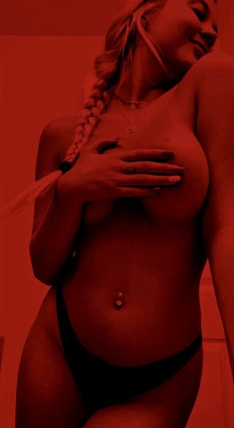 Christen Whitman star exclusive images