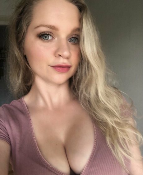 Lust4Lizzie sex star img