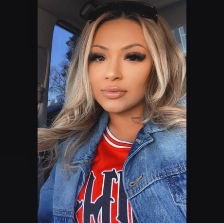 Hustle23hard model erotic images