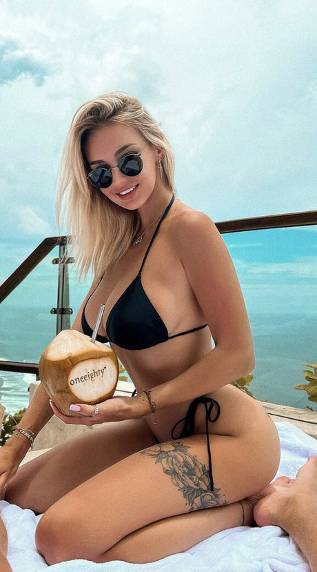 Mary Nabokova model free photos