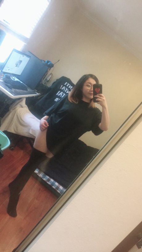 Hentai Waifu star free pics