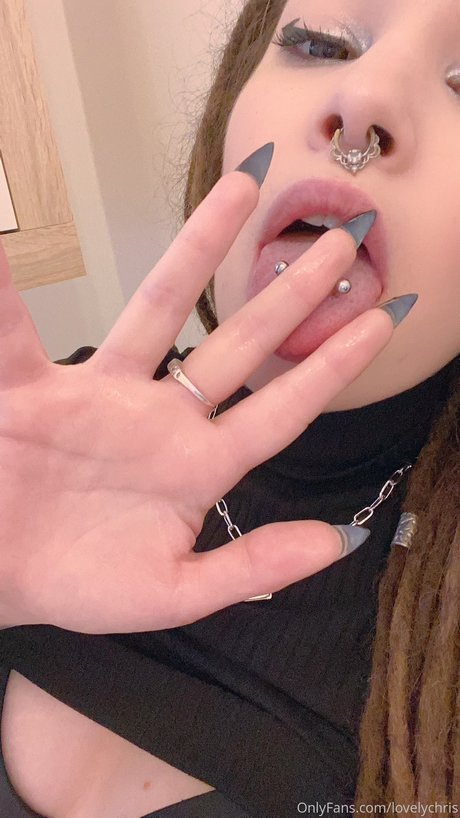 lovelychris pretty model pics