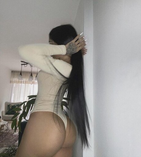 Laura Vanegas xxx model img