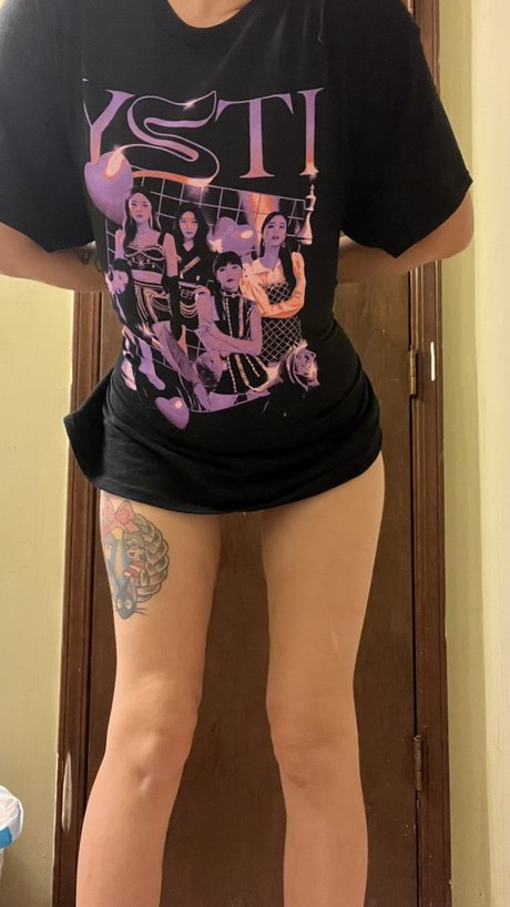 Spicy Sprout nude model photos