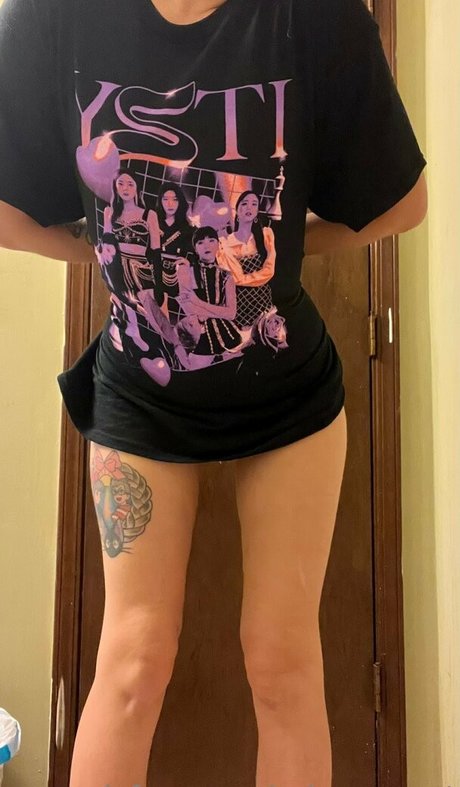 Spicy Sprout pretty model pics