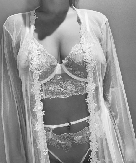 Brianna Booska adult model gallery