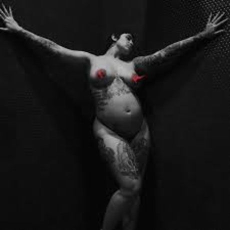 Jaclyn star top image