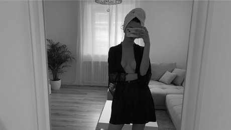 CocoLayth best model pictures