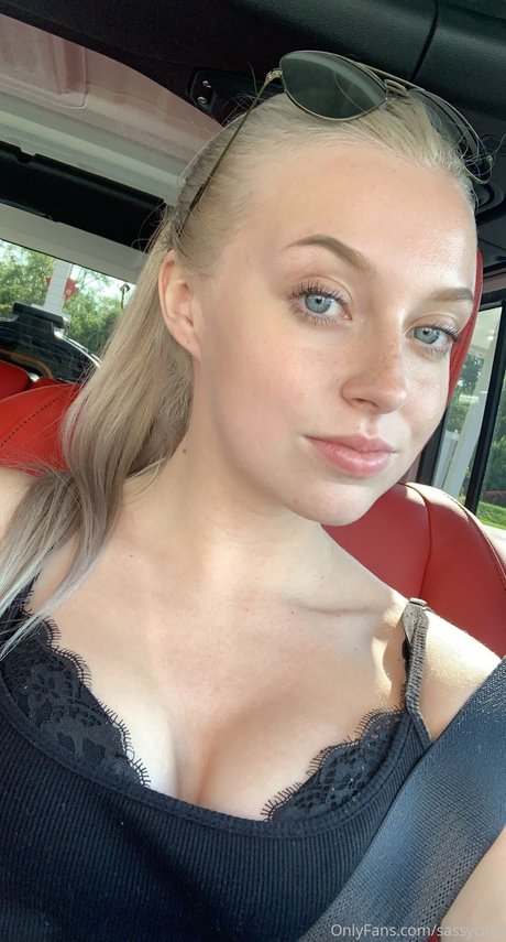 UrEbabe sex model img