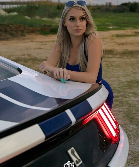 UrEbabe pornstar art archive