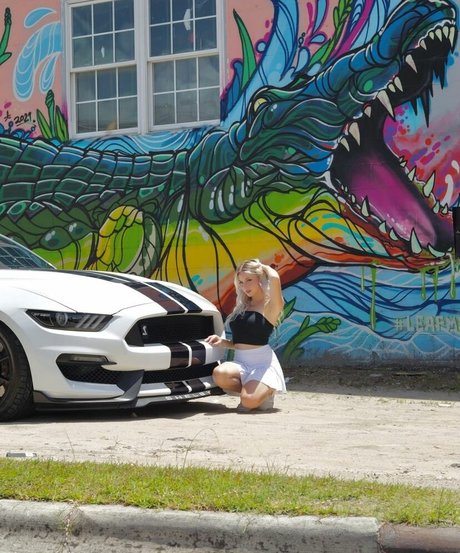 UrEbabe model exclusive picture