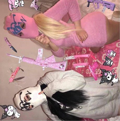 Goyard Wallet sexy actress pictures