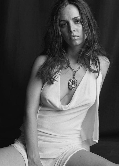 Eliza Dushku top star pic