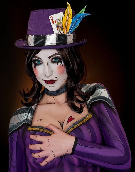 rednamrahC xxx star pic