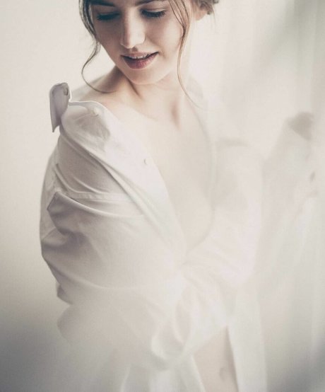 Anna Tauber star exclusive photos