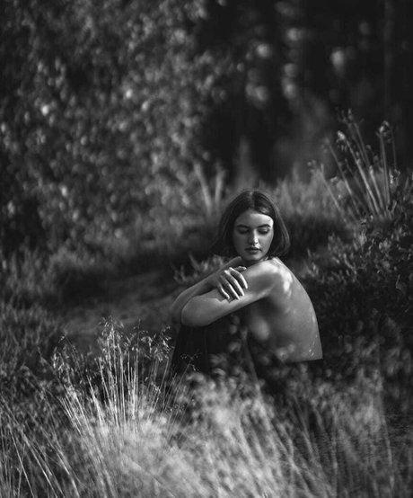 Anna Tauber erotic actress photo