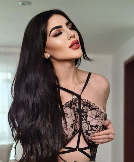 Mary Baltazar sex model img