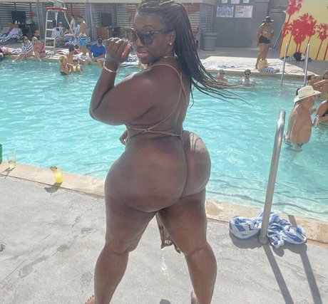 MeshasMedusa star erotic photo