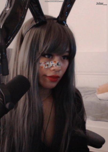 Saiiren model exclusive photo