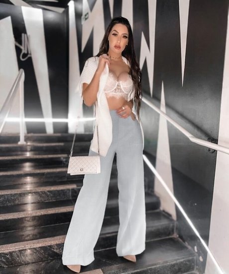 Sabrina Raissa hot actress photo