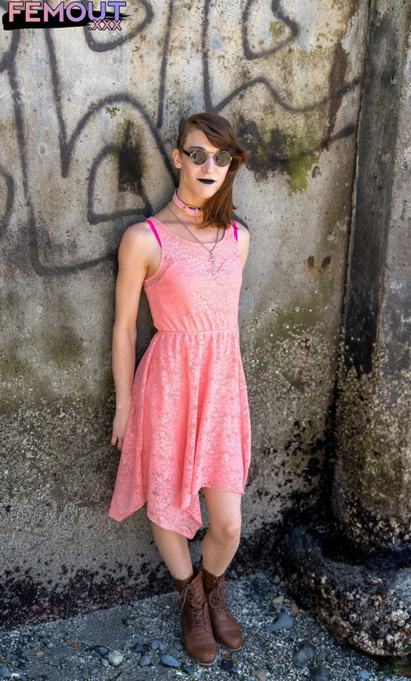 April Gillespie star nudes picture