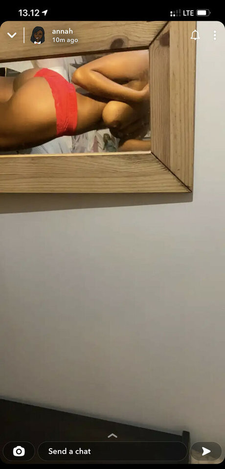 Annah Nicki Smith xxx model gallery