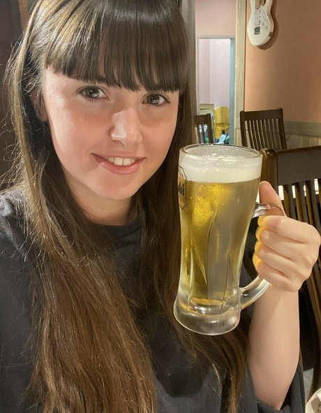 Lemon Sodas hd actress pictures