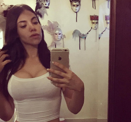 Claudia Guajardo high quality model picture