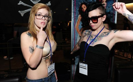 Mariah Mars model adult img