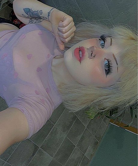 Mechew naked star images