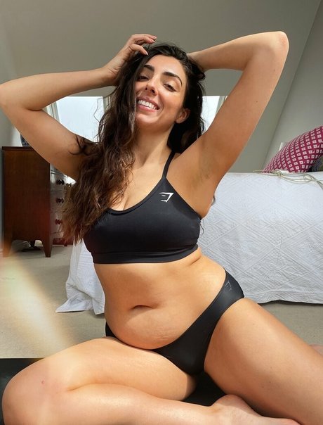 Nelly London star beautiful images