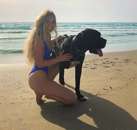 Tiny Miny Mo beautiful pornstar archive