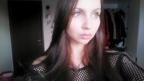 Jennie Naz art model archive