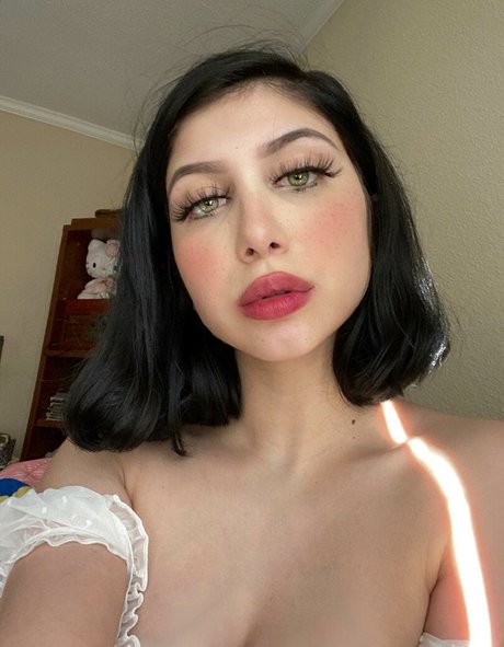 millfjugs nudes actress pics