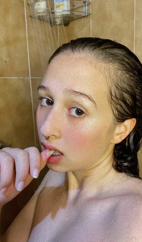 Tsuki Chan star porn picture