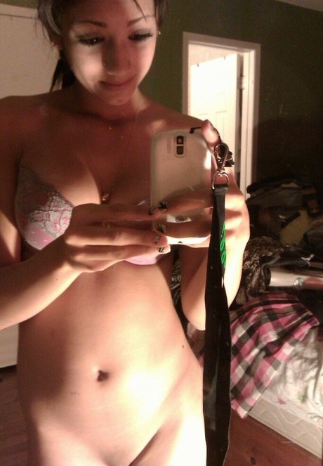 Celia Babe model naked photos