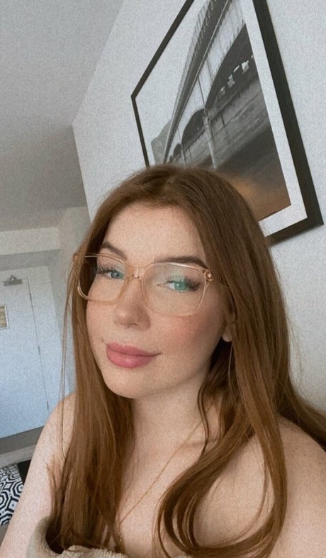 _redheadnxtdoor pornstar exclusive photo