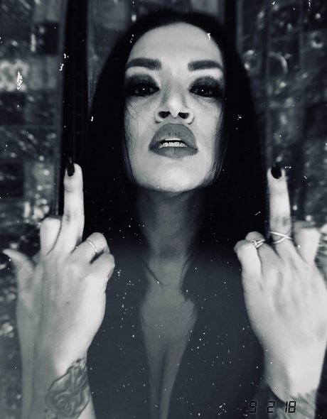 Shaul Guerrero pornstar exclusive images