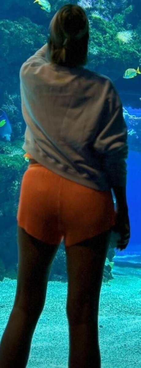 Sarah Connor hot actress pic