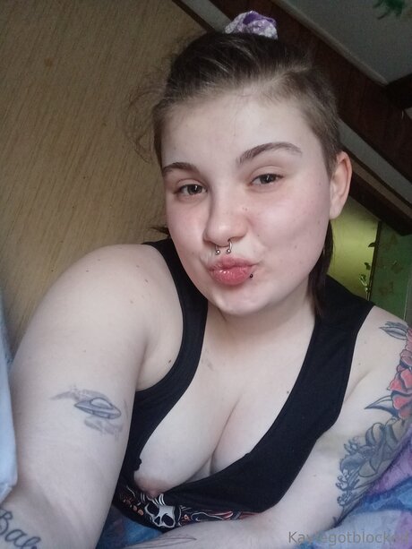 Kaylegotblocked hot actress pictures