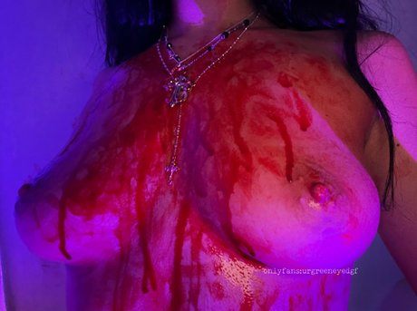 urgreeneyedgf model pornographic images