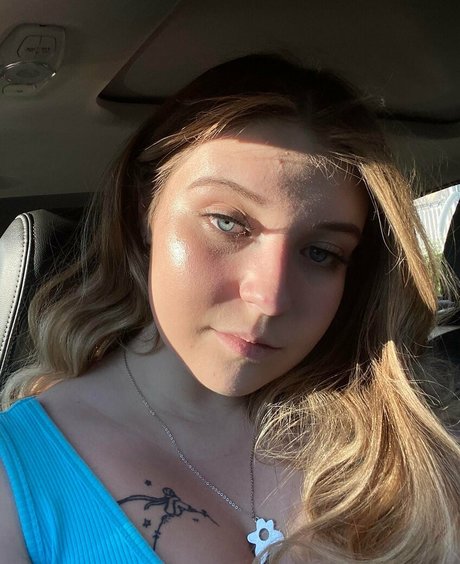 emlepage18 top model image