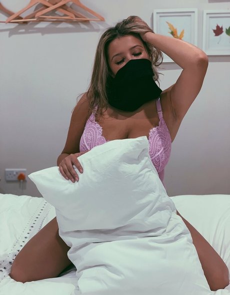 Zara Zahir pornstar hot archive