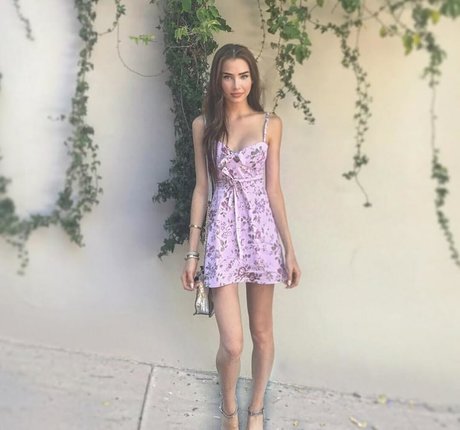 Ana Walczak pretty star image