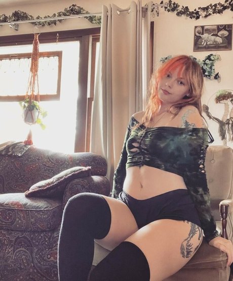 Sisterfireflyxo art actress photos