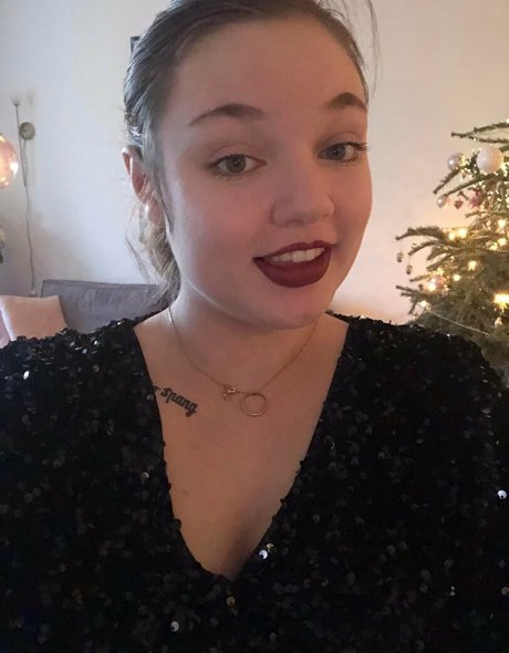 Cheyenne1607 pornstar naked img