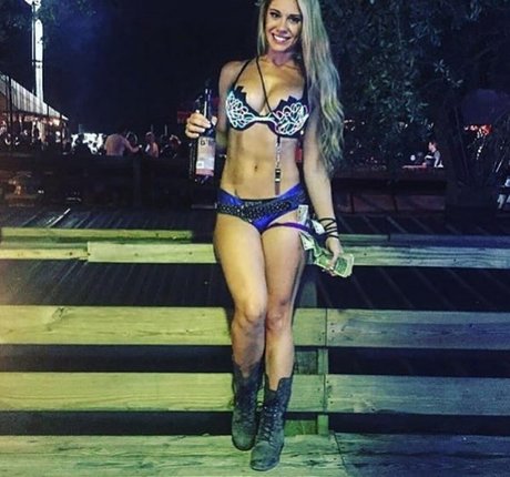 Karin Noelle hot model pictures