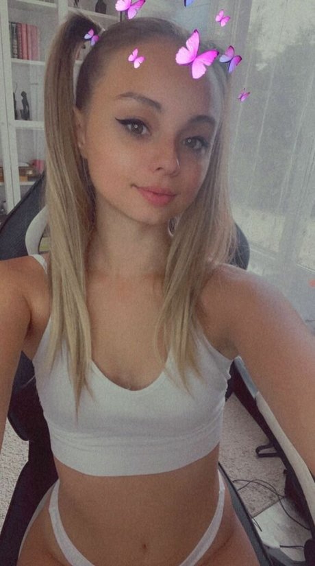 Misss Vikka pornstar exclusive pic