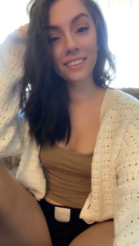 gabbie cakess hd actress pics