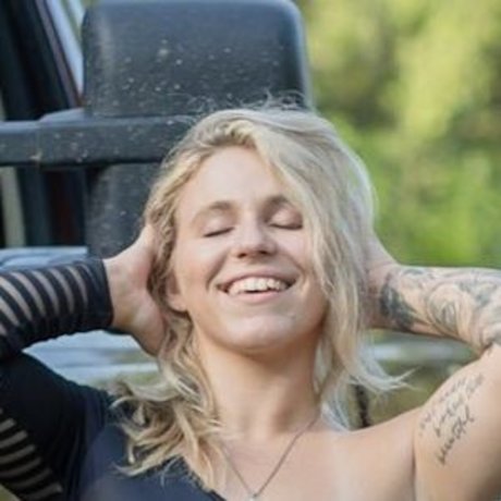 taleighaeichel model hot images